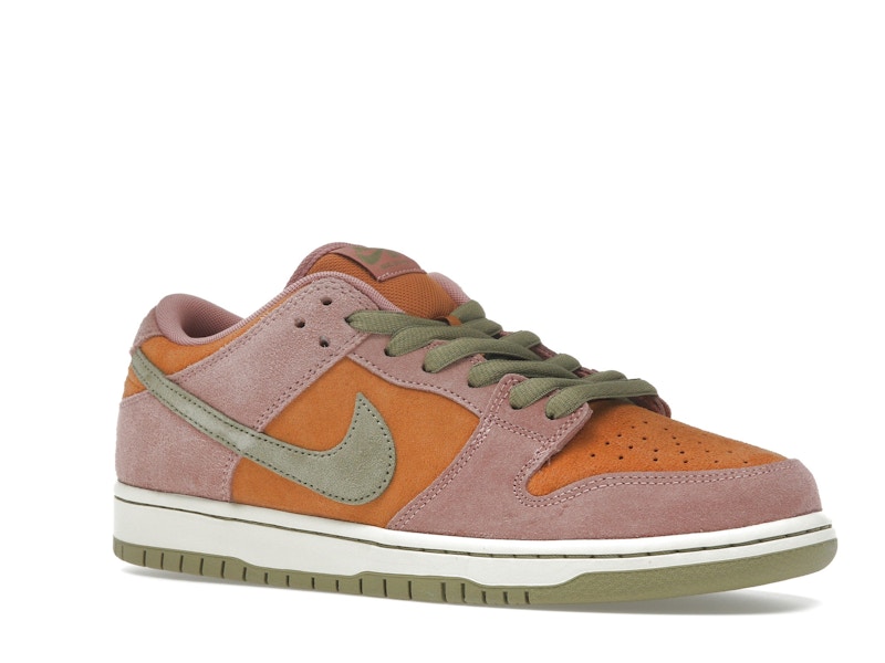 Nike SB Dunk Low Red Stardust - image 4