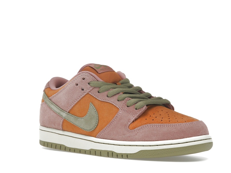 Nike SB Dunk Low Red Stardust - image 5