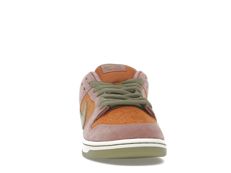 Nike SB Dunk Low Red Stardust - image 9