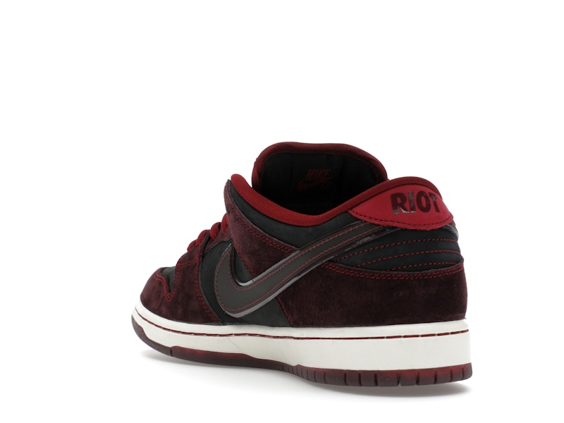 Nike SB Dunk Low Riot Skateshop - image 25