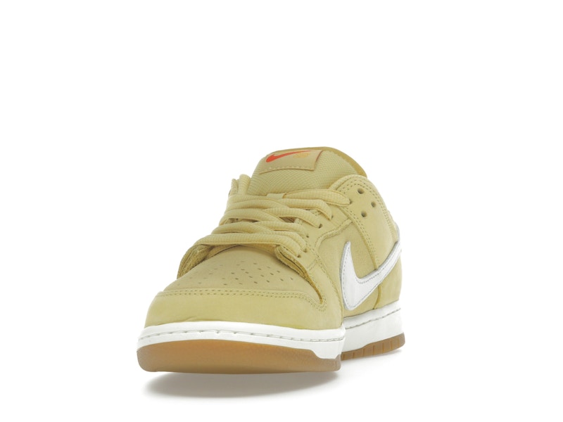 Nike SB Dunk Low Saturn Gold - image 12