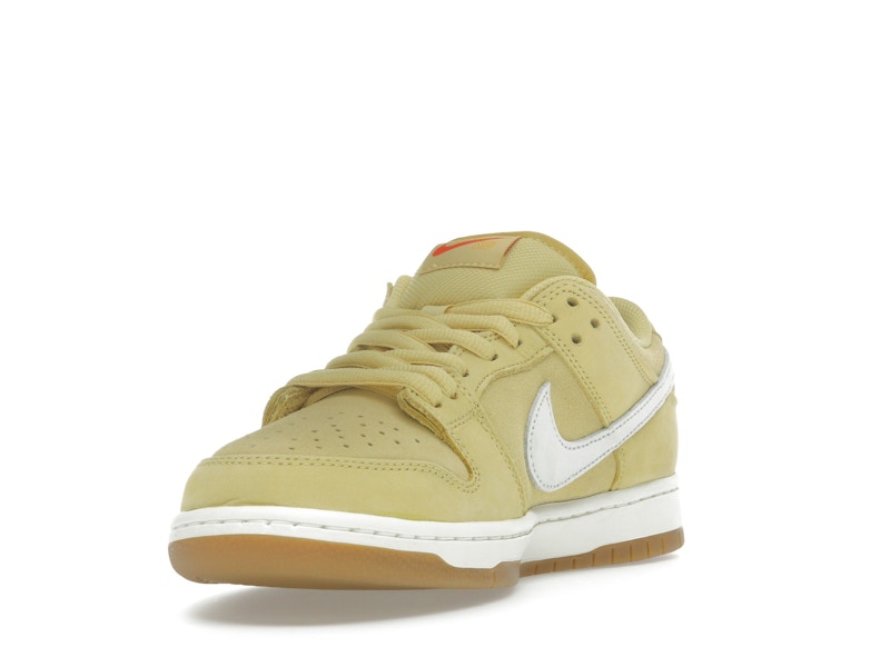 Nike SB Dunk Low Saturn Gold - image 13