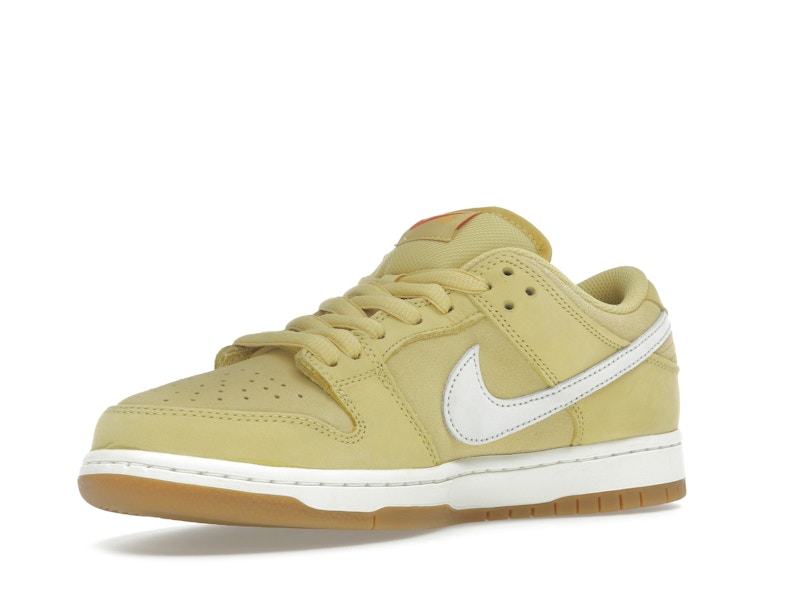 Nike SB Dunk Low Saturn Gold - image 15