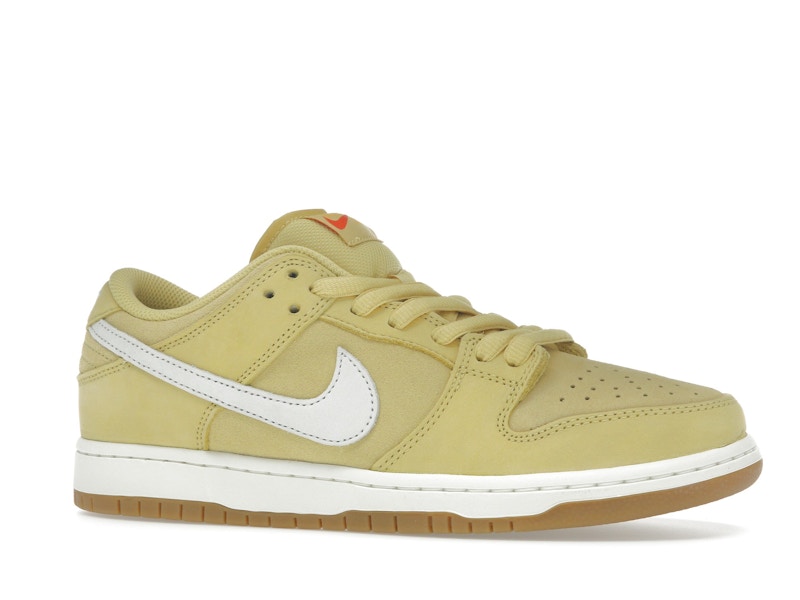 Nike SB Dunk Low Saturn Gold - image 3
