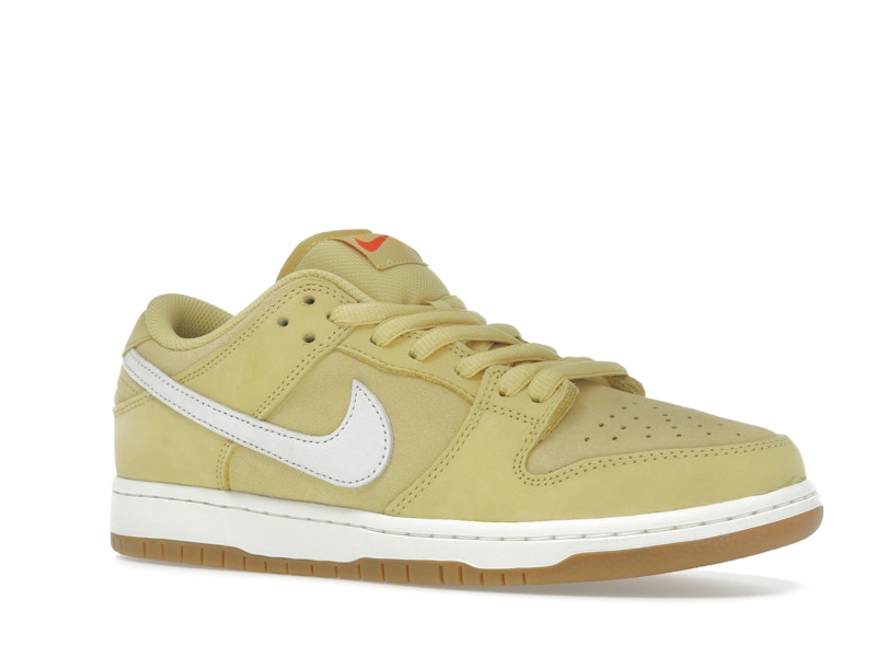 Nike SB Dunk Low Saturn Gold - image 4