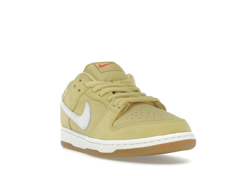 Nike SB Dunk Low Saturn Gold - image 7