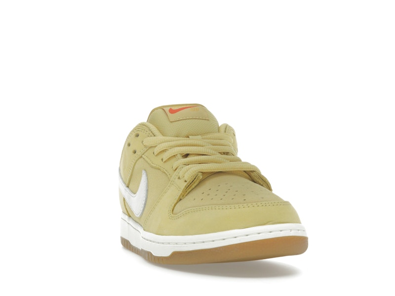 Nike SB Dunk Low Saturn Gold - image 8