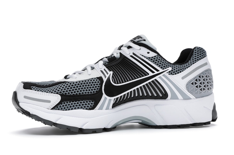 Nike Zoom Vomero 5 SE SP Dark Grey Black White - image 17