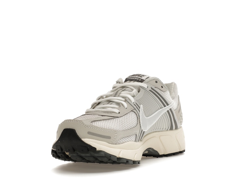 Nike Zoom Vomero 5 Platinum Tint - image 13
