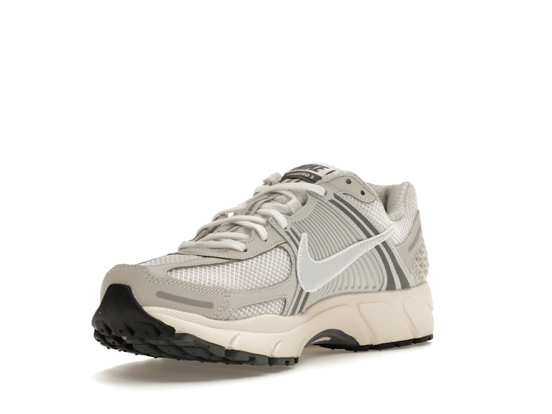 Nike Zoom Vomero 5 Platinum Tint - image 14