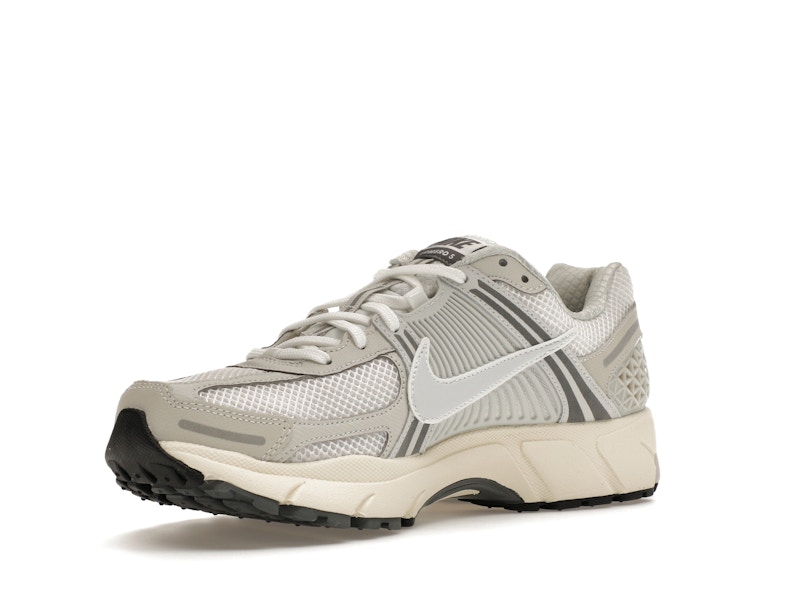 Nike Zoom Vomero 5 Platinum Tint - image 15