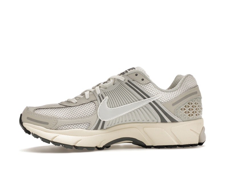 Nike Zoom Vomero 5 Platinum Tint - image 18