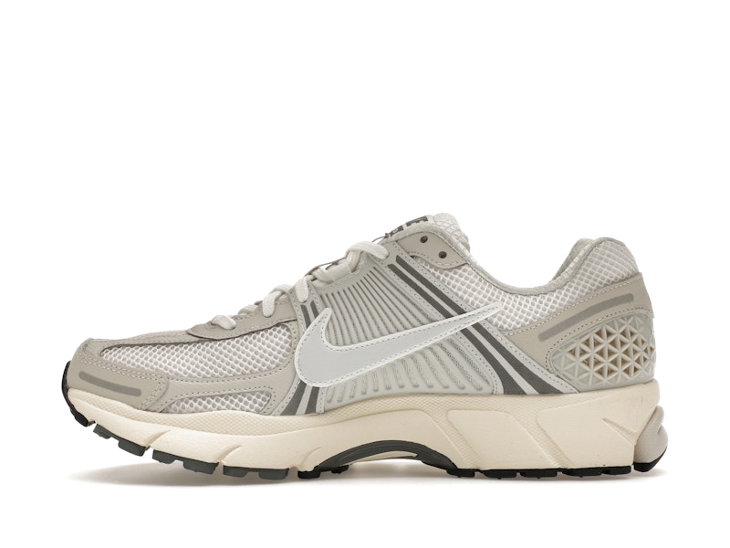 Nike Zoom Vomero 5 Platinum Tint - image 19