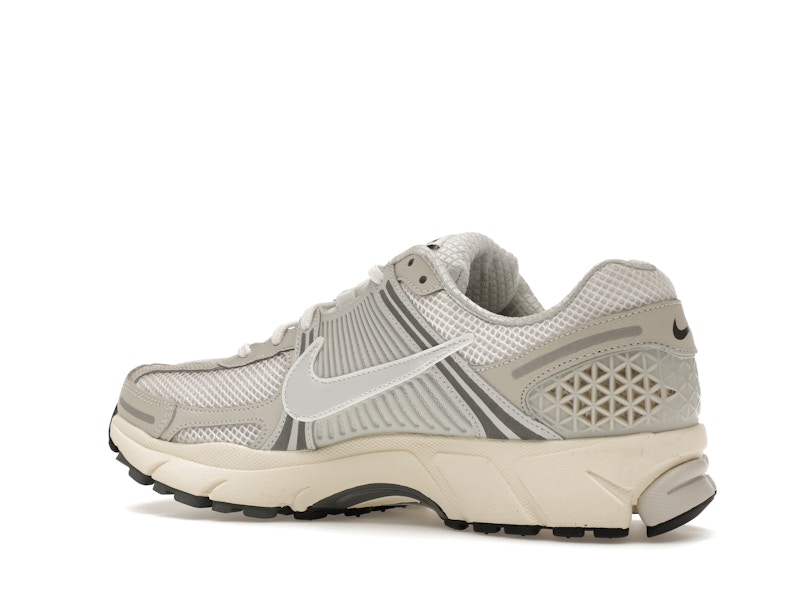 Nike Zoom Vomero 5 Platinum Tint - image 22
