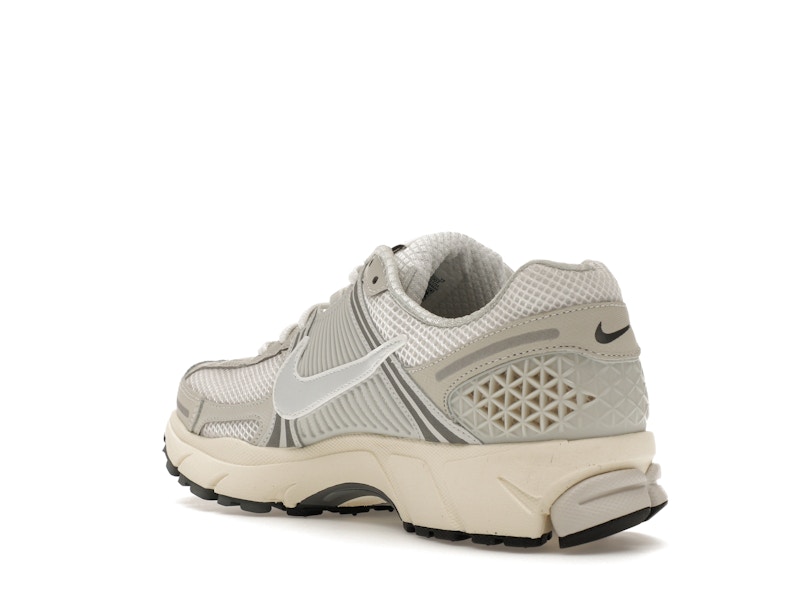 Nike Zoom Vomero 5 Platinum Tint - image 24