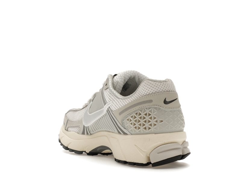 Nike Zoom Vomero 5 Platinum Tint - image 25