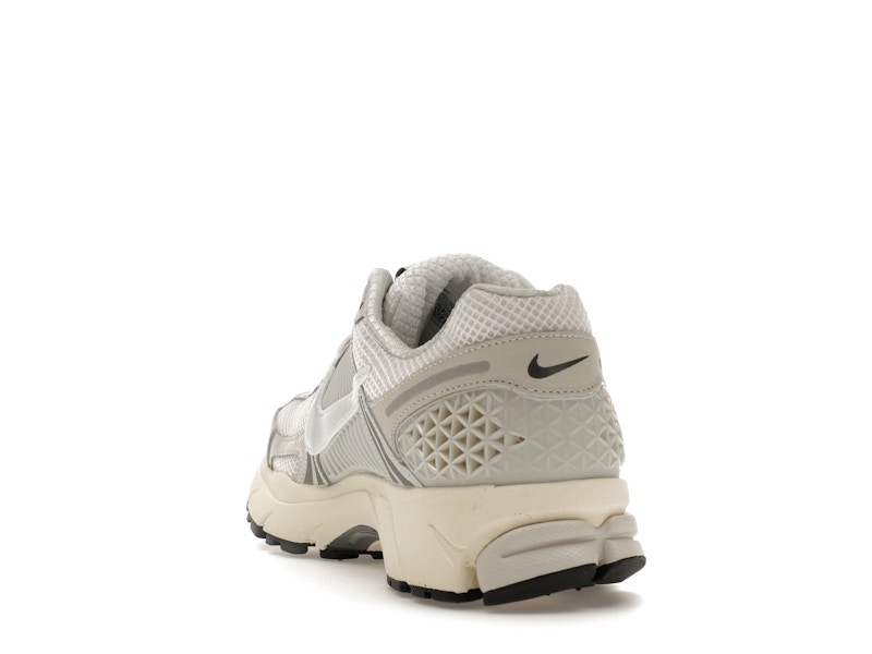 Nike Zoom Vomero 5 Platinum Tint - image 26