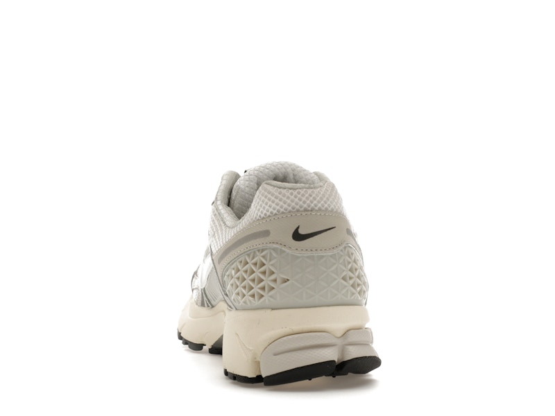 Nike Zoom Vomero 5 Platinum Tint - image 27