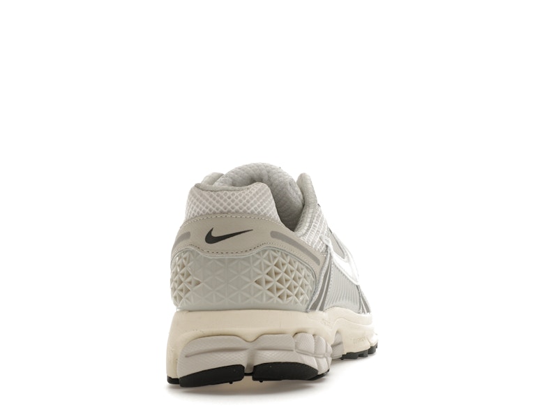 Nike Zoom Vomero 5 Platinum Tint - image 29