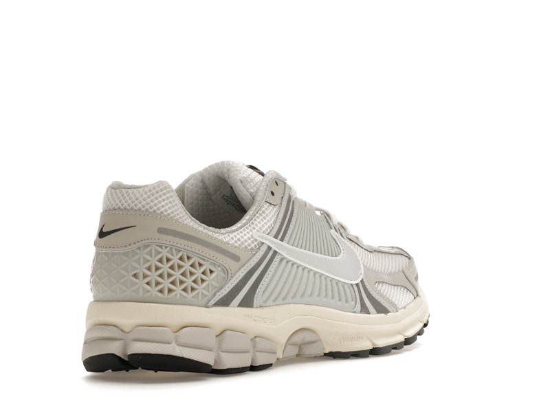 Nike Zoom Vomero 5 Platinum Tint - image 32