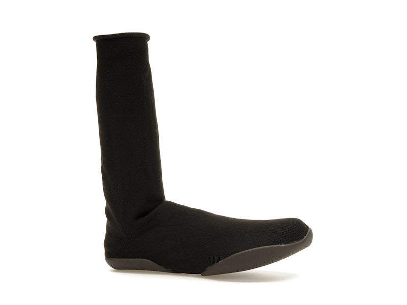 YZY Pods Black - image 3