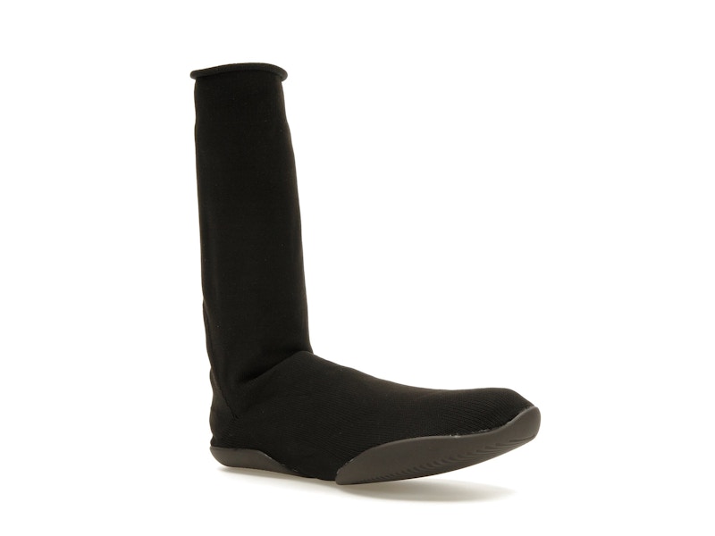 YZY Pods Black - image 5